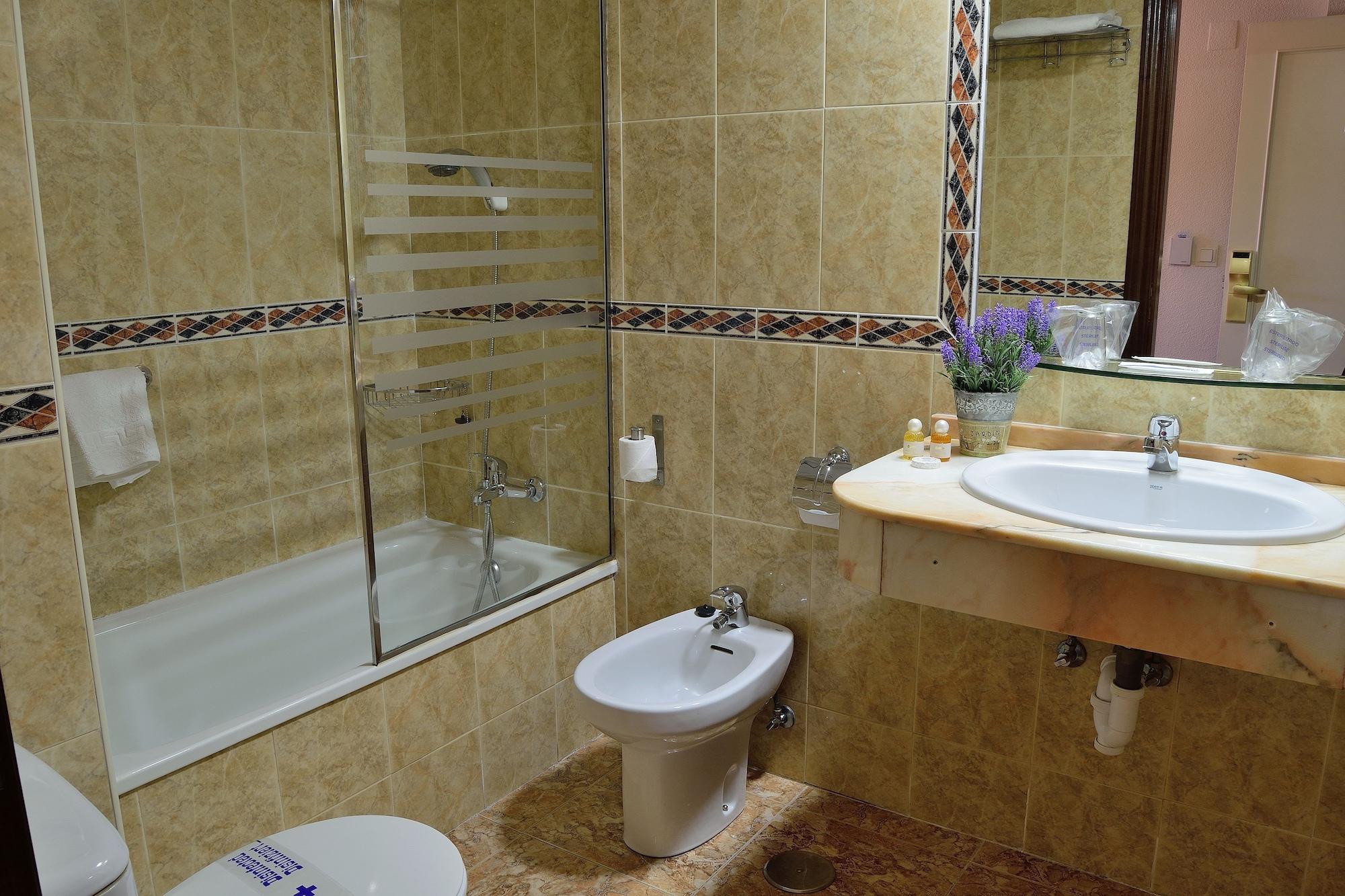 Hotel Mari Carmen Guadix Exterior photo