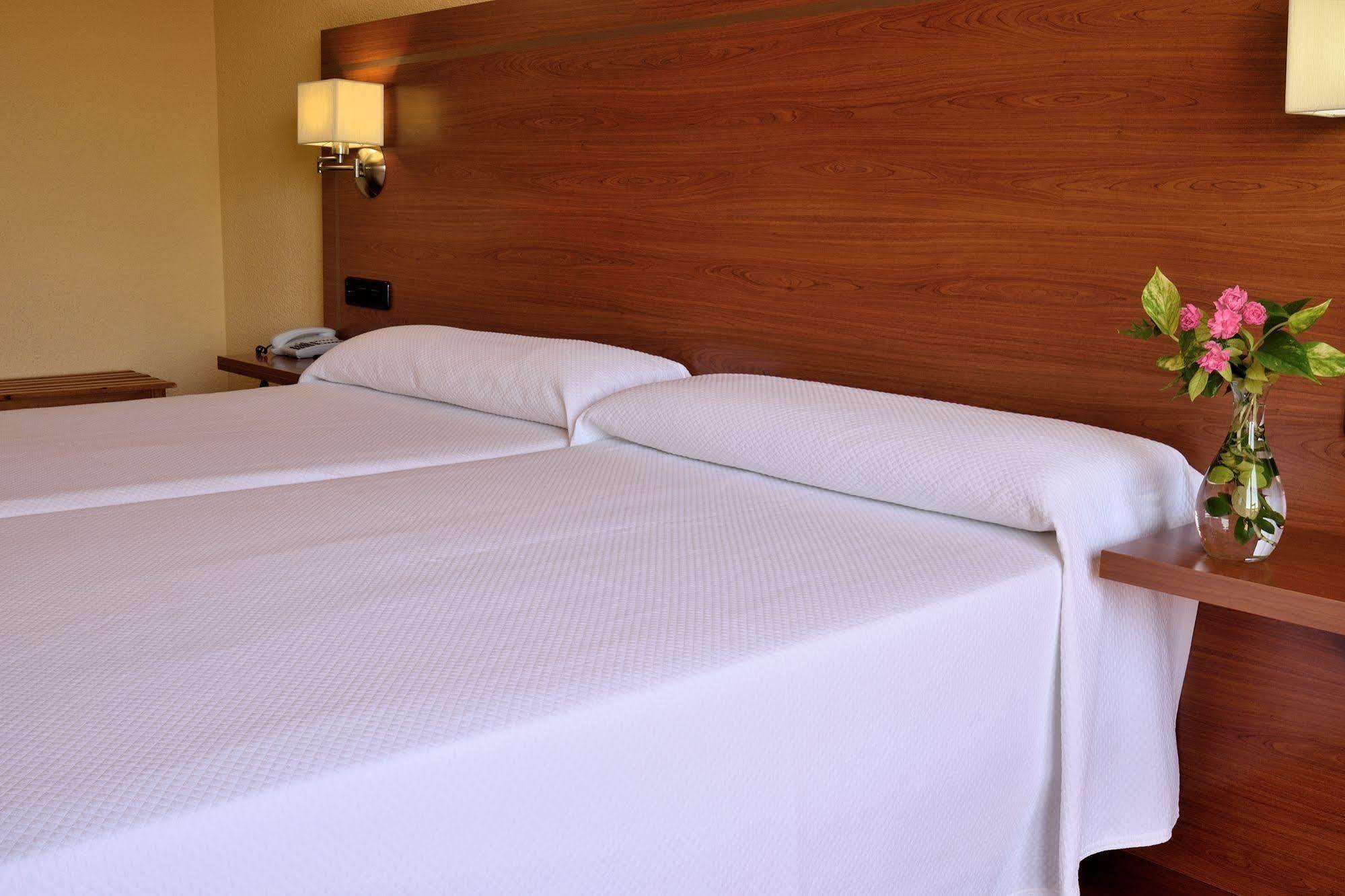 Hotel Mari Carmen Guadix Exterior photo