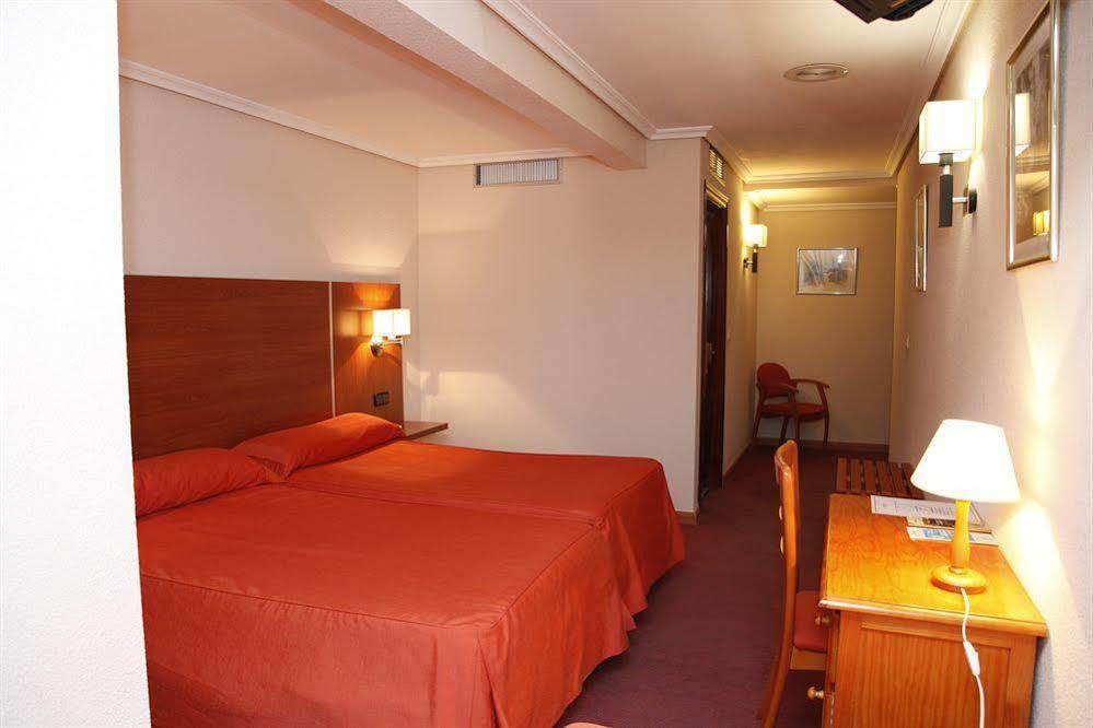 Hotel Mari Carmen Guadix Exterior photo